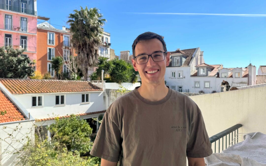 Leon absolviert sein Masterstudium an der NOVA School of Business and Economics in Lissabon